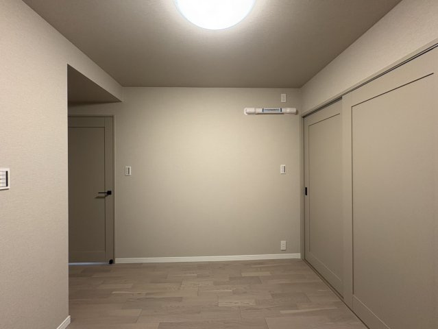 住吉本町ロジュマンの洋室
