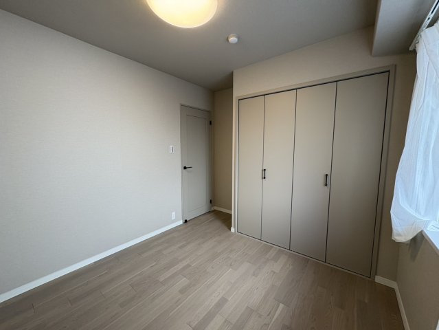 住吉本町ロジュマンの洋室