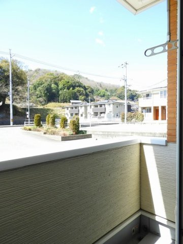 レモンライム　Ａのバルコニー|暖かな日差しのふりそそぐバルコニー