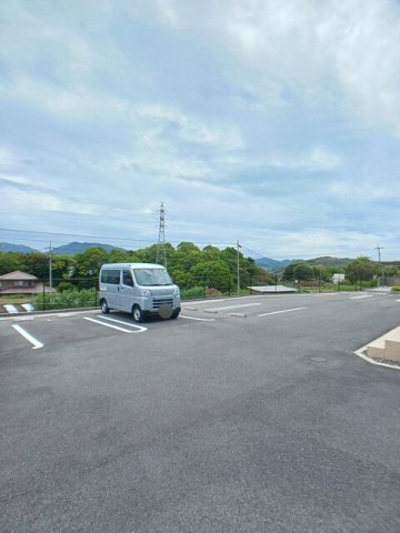 イコマ＆カドヤの駐車場|駐車場があります