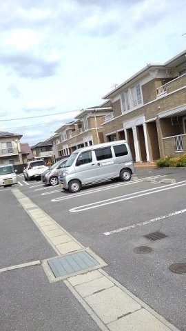 モン・ラヴィールＣの駐車場|駐車場があります