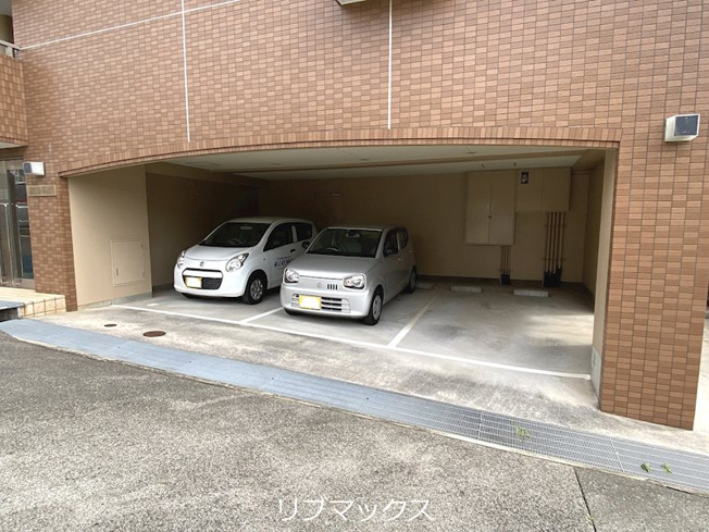 【駐車場】プチットフォーレ