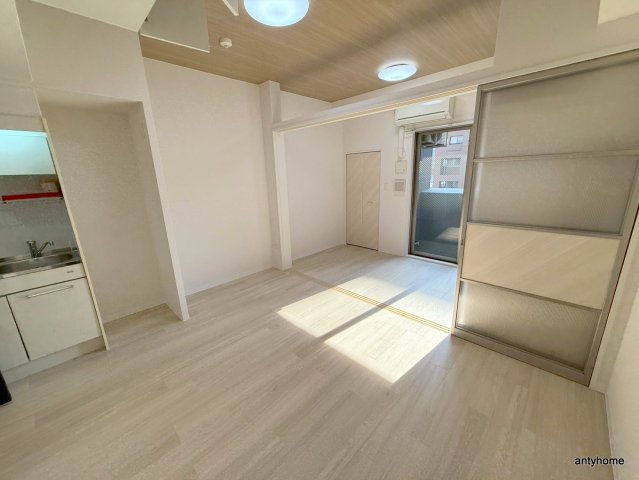 SERENiTE北浜　仲介手数料無料の居間・リビング