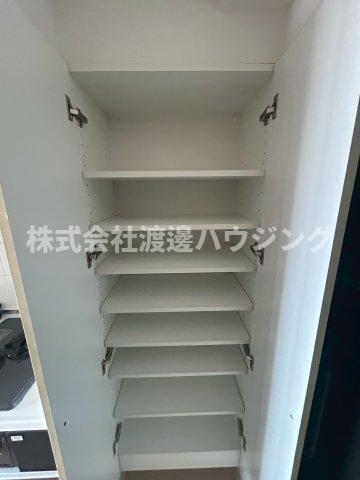 クレアートアドバンス北大阪の収納|天井高シューズBOX