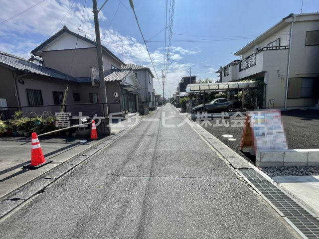 【前面道路含む現地写真】 | 袋井市栄町 2期 新築一戸建て | 前面道路含む現地写真です