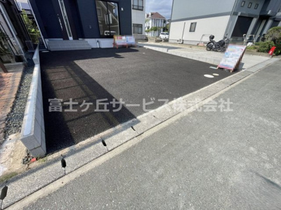 【駐車場】 | 袋井市栄町 2期 新築一戸建て | 駐車スペースもあります