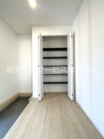 【収納】 | 袋井市栄町 2期 新築一戸建て | 便利な収納スペースです