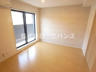 【寝室】 | ラ・ターナ本千葉 | 落ち着いた色調の寝室です