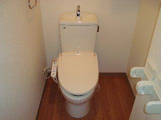 MAISON DO WISTERIAのトイレ|温水洗浄便座
