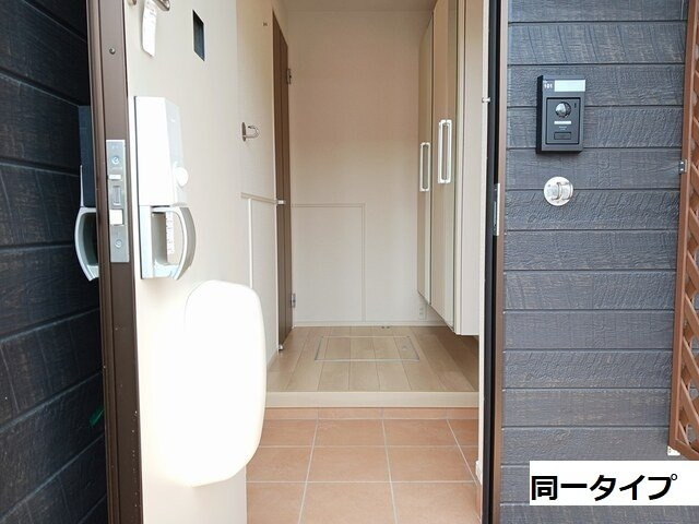 ステイズ　河合の玄関