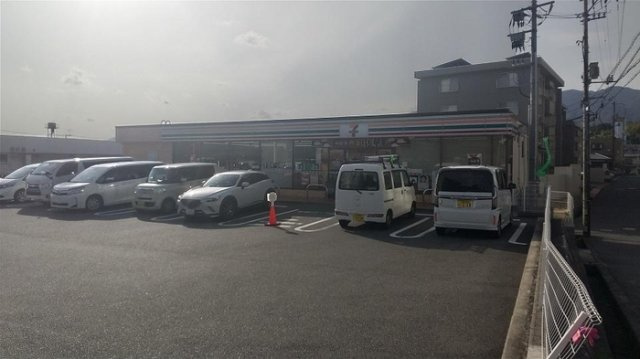 ｓａｋｕｒａ ｔｅｒｒａｃｅのその他|セブンイレブン広島皆賀３丁目店 ３０２ｍ