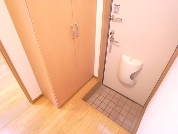 シャトーナカムラの玄関