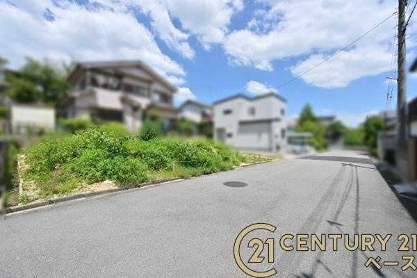 大和郡山市矢田山町の売地の前面道路含む現地写真|■現地撮影写真■ 前面道路は６ｍ以上と広くゆったりしています！