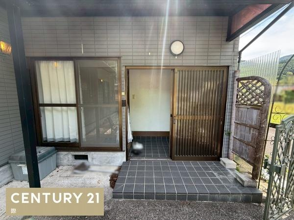 日高川町初湯川　中古戸建の玄関