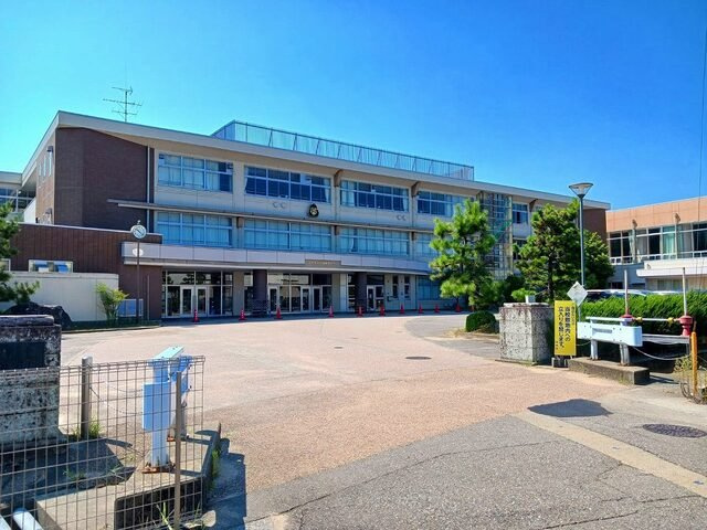 パークコート・ラフィン　Ⅱの周辺|戸出西部小学校まで600m