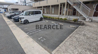 【駐車場】 | アルブルヴィラージュ | 駐車場完備です