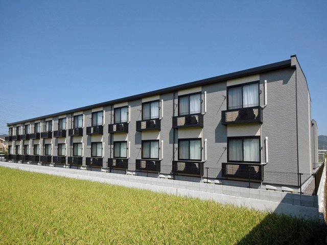 レオパレス中山の外観