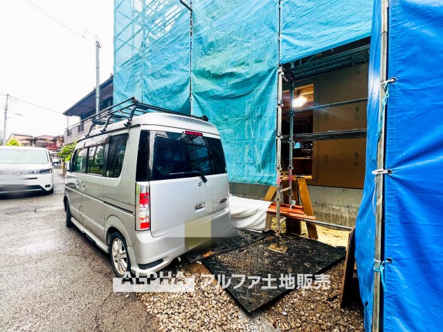 ~昭島拝島町5棟分譲地~ Newly built houseの外観|【Voice】
◆声◆通学から帰宅しリビングルームでおしりを直付けする子供達。会話がはじまり今日も口にするのは「床暖って暖かくて気持ちいいね」と。何げない事だが私達にとっては幸せのシーン。