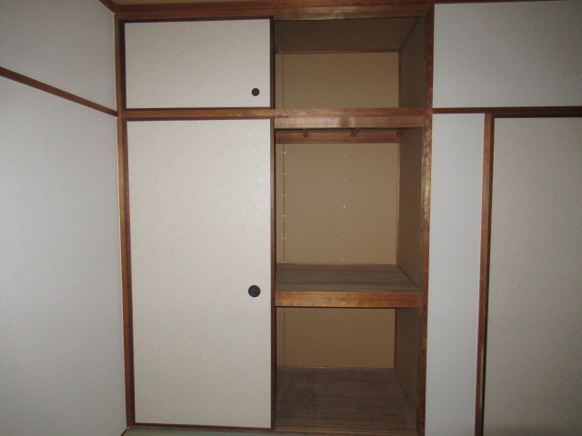 タウンハウス伊川谷の収納