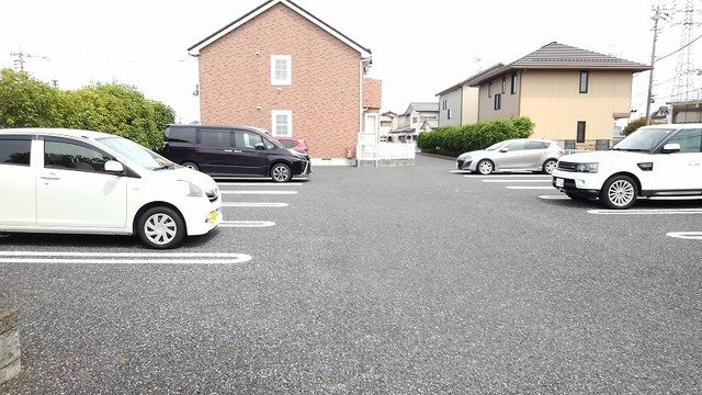 マウンド・フィールドの駐車場
