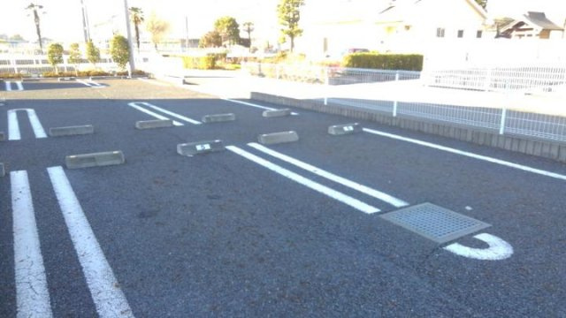 アマランスＥの駐車場