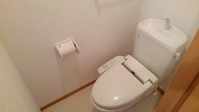 ルミエール伍番館のトイレ