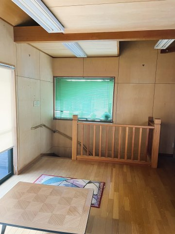 群馬県前橋市平和町２丁目～作業所、物置付中古戸建～の洋室|作業場です