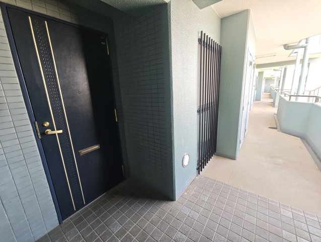 入間ロイヤルマンションの玄関|シンプルで使いやすい玄関です