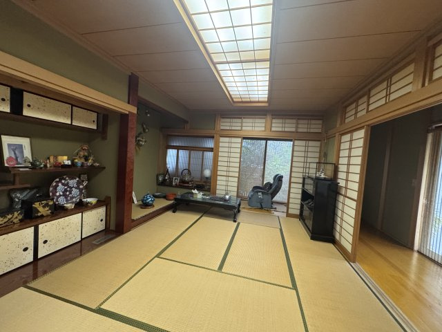 -三丁目不動産-　熊谷市船木台1丁目　二世帯住宅向きの和室|日本らしい落ち着いた雰囲気の和室です
