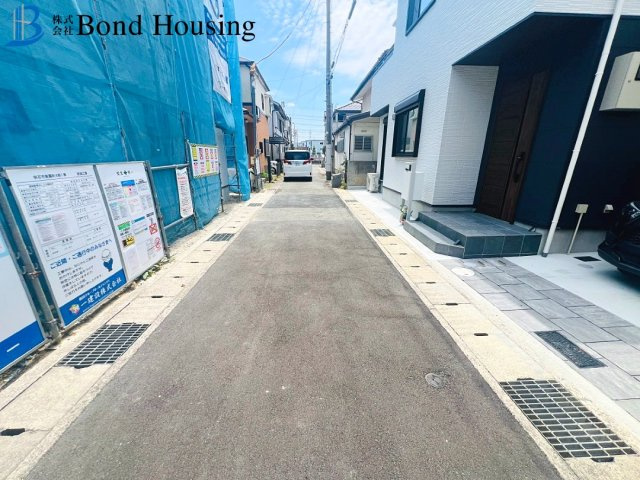 人丸小学校 区　JR朝霧駅徒歩10分　朝霧町１丁目　新築戸建の前面道路含む現地写真