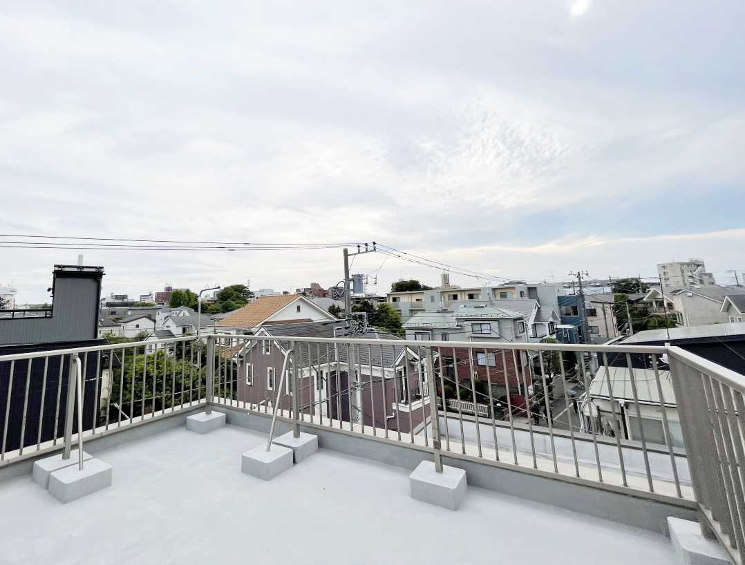 杉並区荻窪一丁目戸建のバルコニー|広々としたバルコニーです
