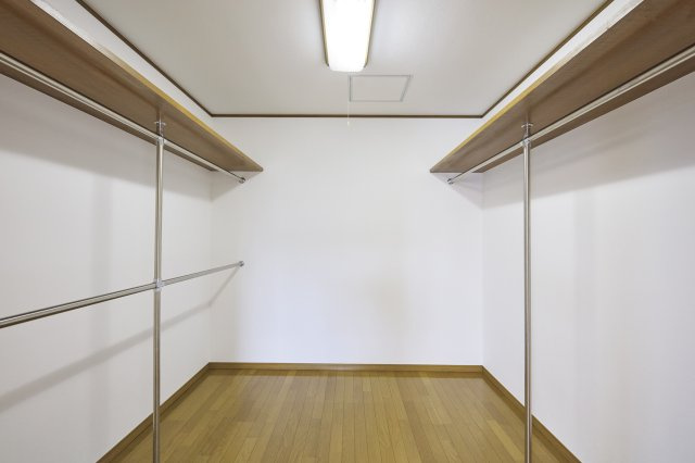 富岡市宮崎中古建ての収納|2階ウォークインクローゼット