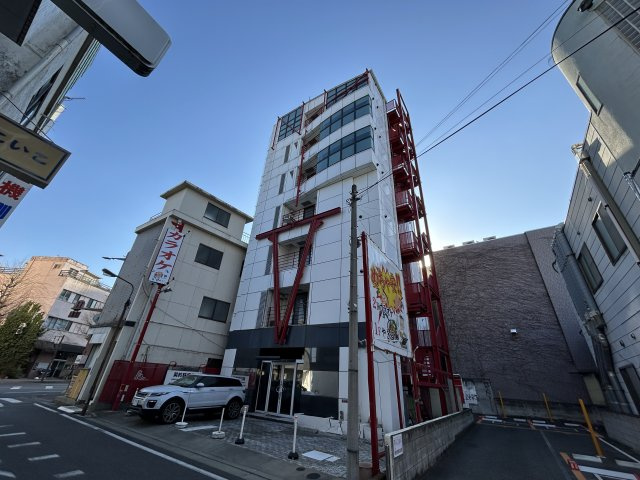 駅近×一棟 前橋市千代田町 多目的ビルの外観|上毛電鉄「中央前橋駅」からわずか徒歩2分。前橋のナイトシーンと新時代のカルチャーが交差する、絶好のロ