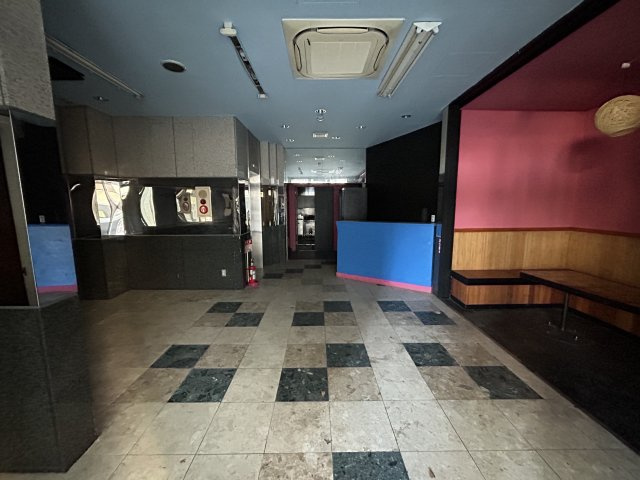 駅近×一棟 前橋市千代田町 多目的ビルのエントランス|集客の顔となるメインエントランス
