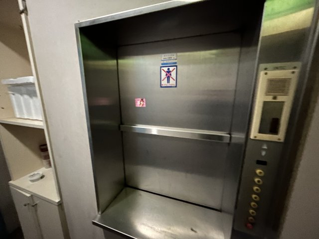 駅近×一棟 前橋市千代田町 多目的ビルのその他|配膳用エレベーター
