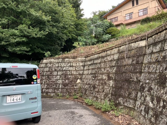 桐生市堤町眺めの良い土地30万の土地図|道路との高低差があります。