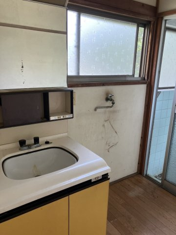 桐生市広沢町二丁目戸建の洗面所|スペースが確保できる洗面所です