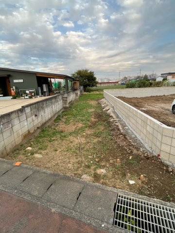 太田市中根町売地【新開発該当地】の前面道路含む現地写真