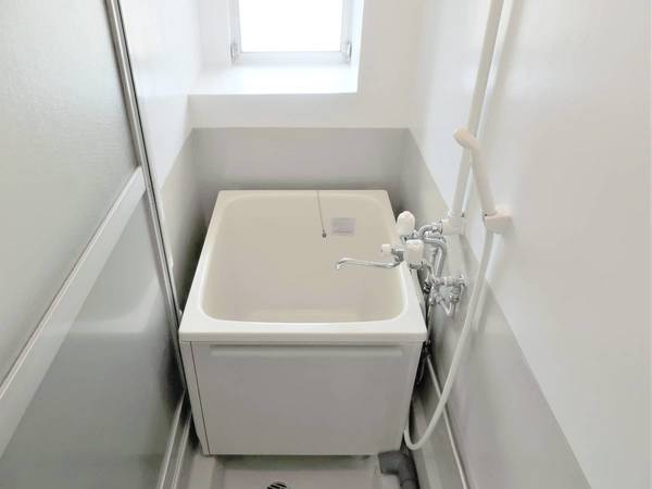 ビレッジハウス朝日ヶ丘1号棟の浴室|ビレッジハウスの同一物件・同一タイプの間取りの写真です