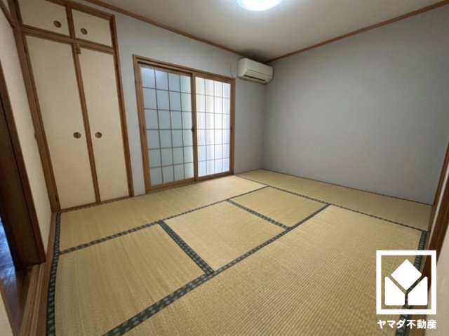 伏見区石田大受町の和室|※本画像は空室時の写真を加工し、家具・小物等を撤去したイメージです。
実際の仕様とは異なる場合がございます。