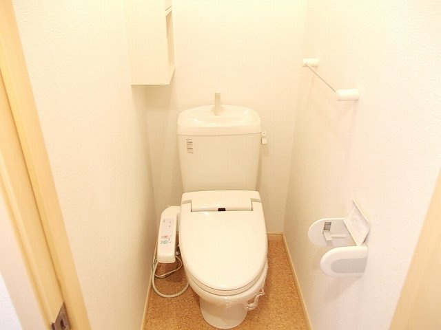 ソレイユＡのトイレ|落ち着いた色調のトイレです
