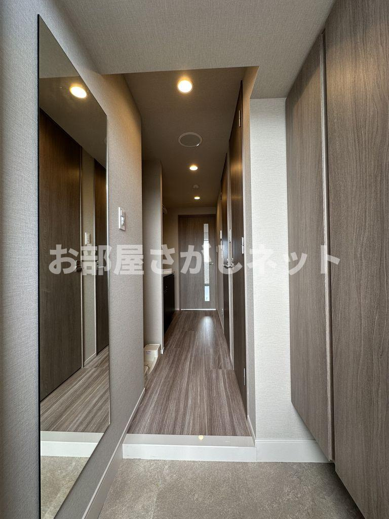 コンシェリア東京 ＜ＨＩＧＡＳＨＩＪＵＪＯ ＲＥＳＩＤＥＮＣＥ＞の玄関