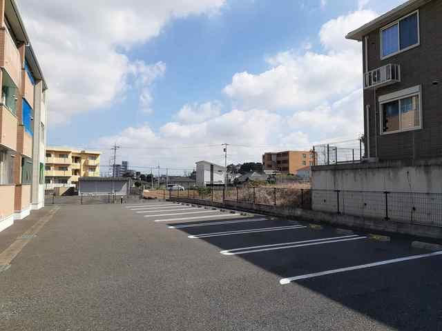 フレシールの駐車場|駐車スペースもあります