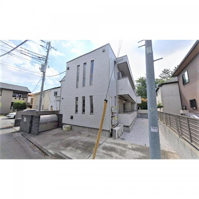 府中市清水が丘２丁目のアパートのエントランス