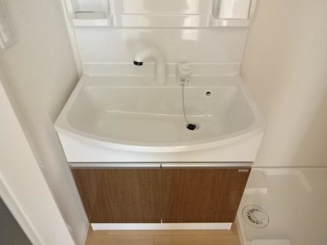 メゾン・ド・ポテリ B棟の独立洗面台