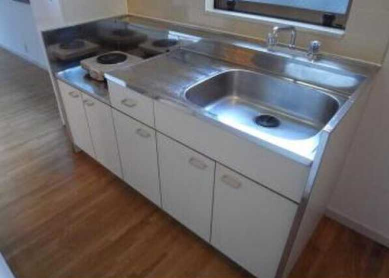 ジュネス三軒茶屋　駅近　南向き　オール電化　角部屋のキッチン