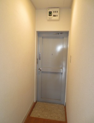 間宮ビルの玄関