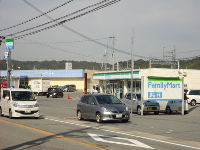 【周辺】 | ル　シェリア | ファミリーマート三木末広店まで690ｍ