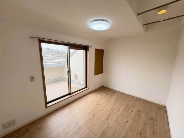 ワコーレ垂水霞ヶ丘の洋室|寝室の天井にはシーリングライトがあります！