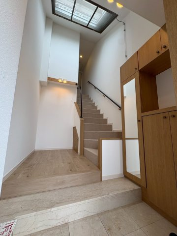 ワコーレ垂水霞ヶ丘の玄関|メゾネットタイプになっていますので玄関空間は広くとってあります！